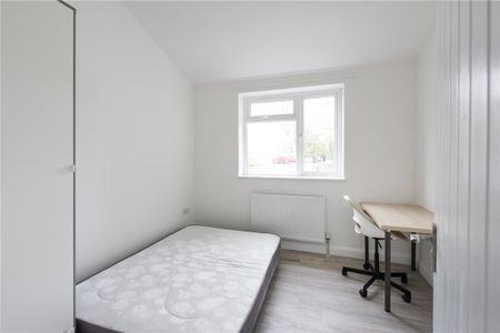 6 bedroom semi-detached house to rent - Photo 3