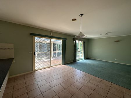 78 Orchard Circuit, Shepparton VIC 3630 - Photo 2