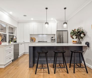 ENTERTAINERS DELIGHT WITH INDOOR-OUTDOOR FLOW! - Photo 4