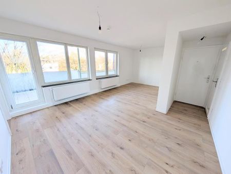 **Frisch renoviert: +neuer Laminat +weiße Wände +neues Tageslichtbad +2 Balkone** - Photo 5