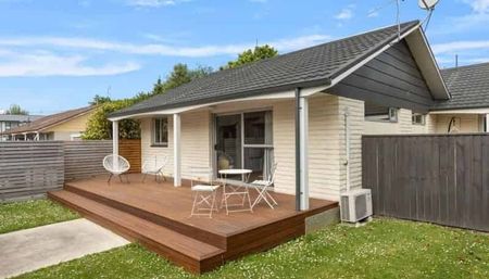 MERIVALE - TWO BEDROOM UNIT WITH GARAGE AND LARGE SECTION - Photo 5