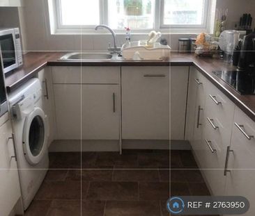 1 bedroom in a house share to rent - Photo 3