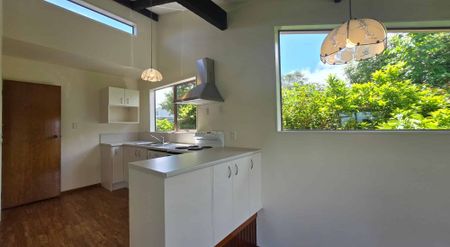 Light-Filled Townhouse with Stunning Valley Views - Photo 4