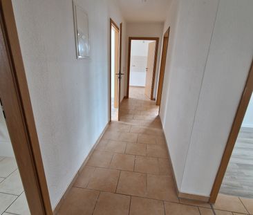 Extra großes Wohnzimmer und sonniger Balkon - einziehen und wohlfüh... - Foto 1