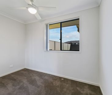 "MODERN AND LOW MAINTENANCE" - Photo 4