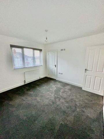 2 Bed Semi-Detached House, Alder Road, SO16 - Photo 2