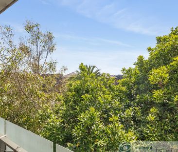 walking distance to train station - Photo 5