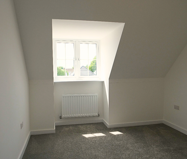 3 bedroom semi-detached house to rent - Photo 2
