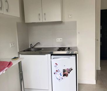 Studio en Rez-de-Jardin SARTROUVILLE - Photo 3