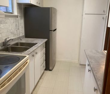 For Lease - 1054 East Avenue, Mississauga, Ontario - Photo 6