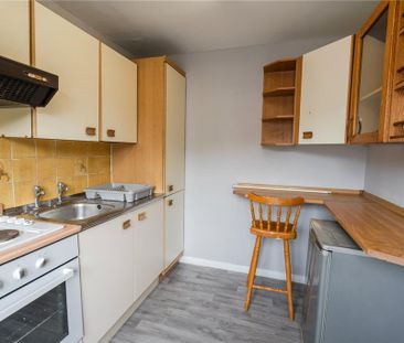 2 bedroom apartment to rent - Photo 3