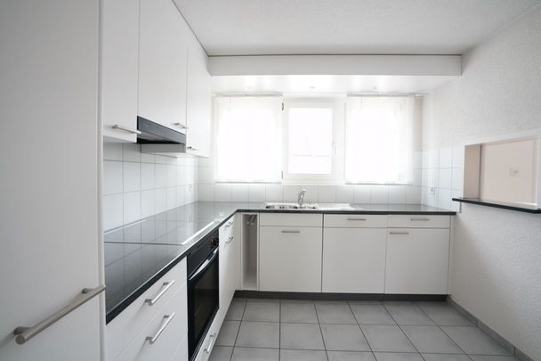 Stilvolle 3.5 Zimmerwohnung mit grosser Terrasse und En-Suite Bad - Photo 1