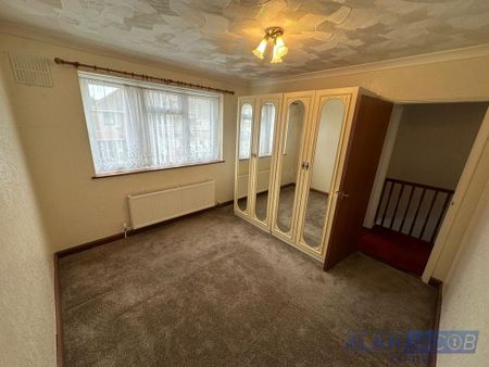 3 bedroom terraced house to rent - Photo 3