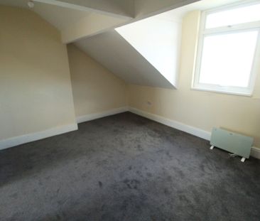 3 Bed Flat To Rent - Photo 2