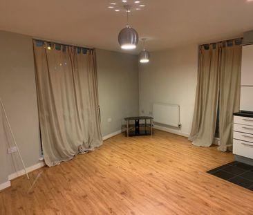 2 Bed Flat, Northolt Road, HA2 - Photo 1