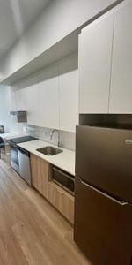 ✨ Loft meublé à louer – Bishop Embassy (Centre-ville de MTL) ✨ - Photo 3