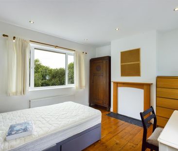 4 bedroom semi-detached house to rent - Photo 1