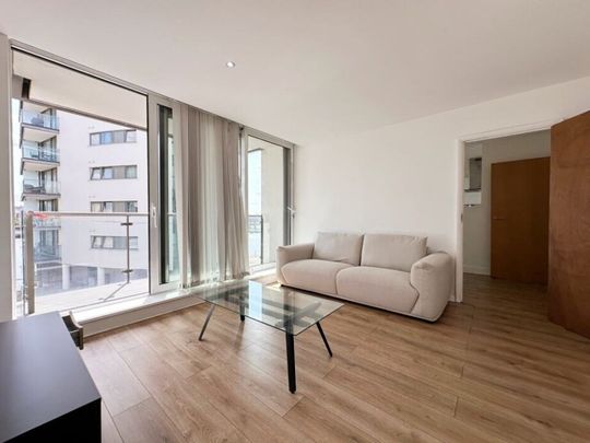 Albert Basin Way, Gallions Reach, London, E16 - Photo 1