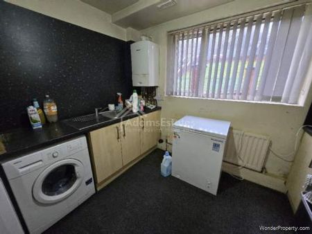 2 bedroom property to rent in Batley - Photo 5