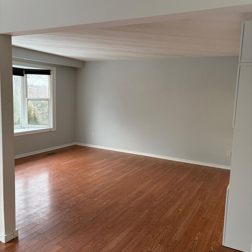 For Lease - 452 Elizabeth Street Unit# Upper, Oshawa, Ontario - Photo 1