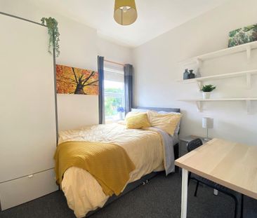 4 bedroom terraced house to rent - Photo 5