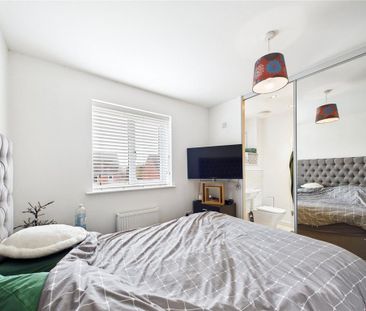 2 bedroom semi-detached house to rent - Photo 3