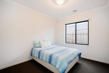 Three Bedroom Family Home - Photo 5