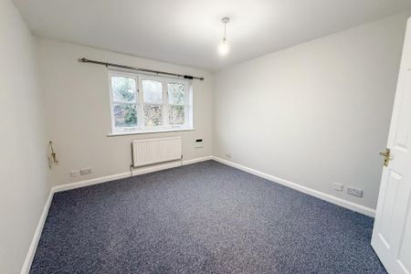 3 bedroom semi-detached house to rent - Photo 3