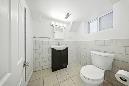 For Lease - 169 Lawrence Avenue Unit# Bsmt, Toronto, Ontario - Photo 2