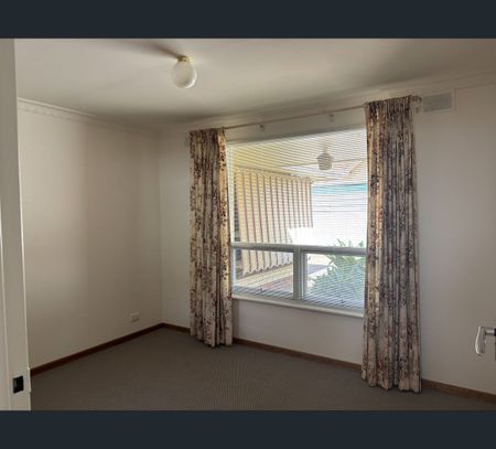 2/62 Witton Road, Christies Beach, SA 5165 - Photo 4