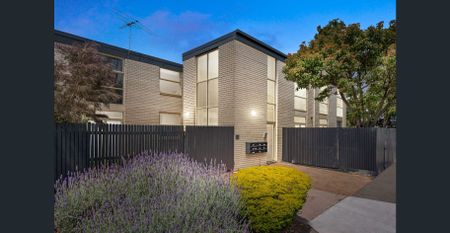 THE BEST LOCATION IN TOWN!! - Photo 5