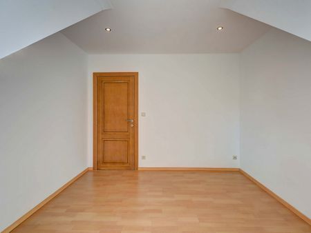 Instapklare gezinswoning met terras en tuin - Foto 3