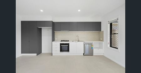 Newly Built 3 Bedroom, quality home. - Photo 3