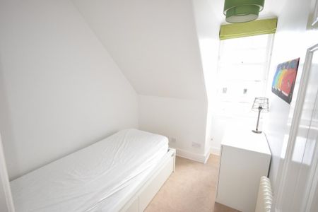 3 bedroom terraced house to rent - Photo 2