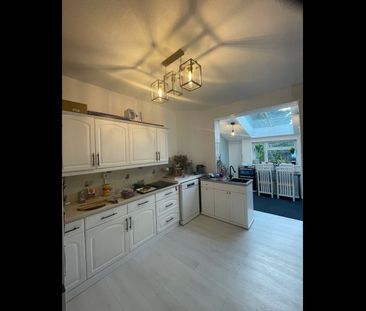 Room in a Shared House, Crown Lane, SM4 - Photo 2