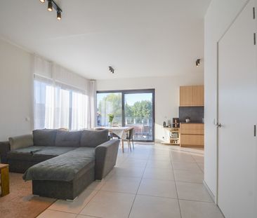 Energiezuinig 2-slaapkamer appartement met garage - centrum Rumbeke - foto 2