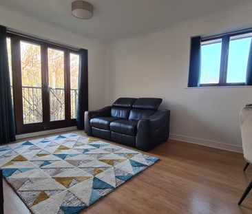 Ludlow Road, Maidenhead - Photo 1