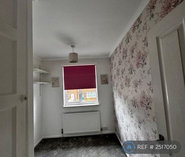 3 bedroom end of terrace house to rent - Photo 1