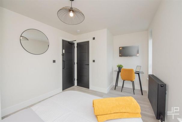 1 bedroom in a house share to rent - Photo 1