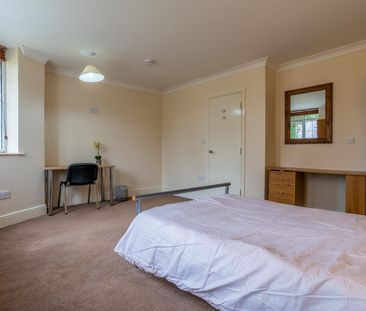 10 Abbotsford Road - Photo 6