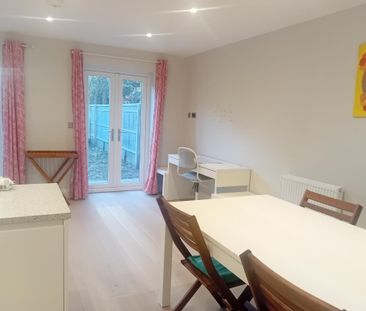 3 bedroom end of terrace house to rent - Photo 4