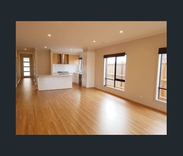 MODERN STYLE, COMFORT AND LOCATION - Photo 6