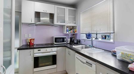 2 Bedroom Family Home - Photo 5