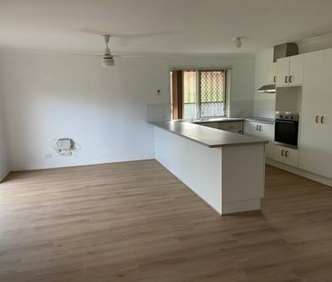 GREAT LOCATION IN CALAMVALE! - Photo 1