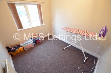 3 Bedroom Mid Terraced House for rent in Cardigan Lane - Photo 2