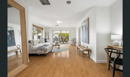 Perfect Family Oasis with Poolside Retreat - Photo 4