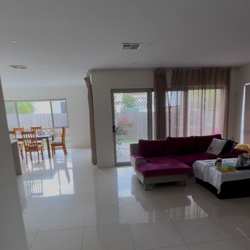 Sunnybank - Photo 1