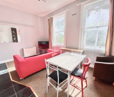 La Chine House, 56-58 St. Davids Hill - Photo 1