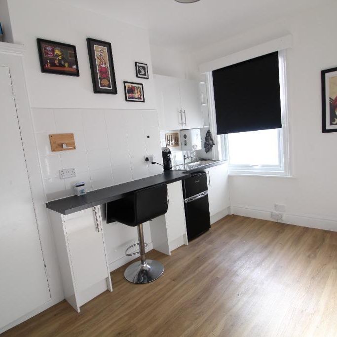 Studio to rent - Photo 1