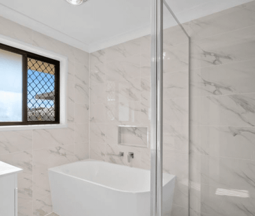 SPACIOUS, LIGHT-FILLED FAMILY RETREAT WITH POOLSIDE ENTERTAINING & ... - Photo 6